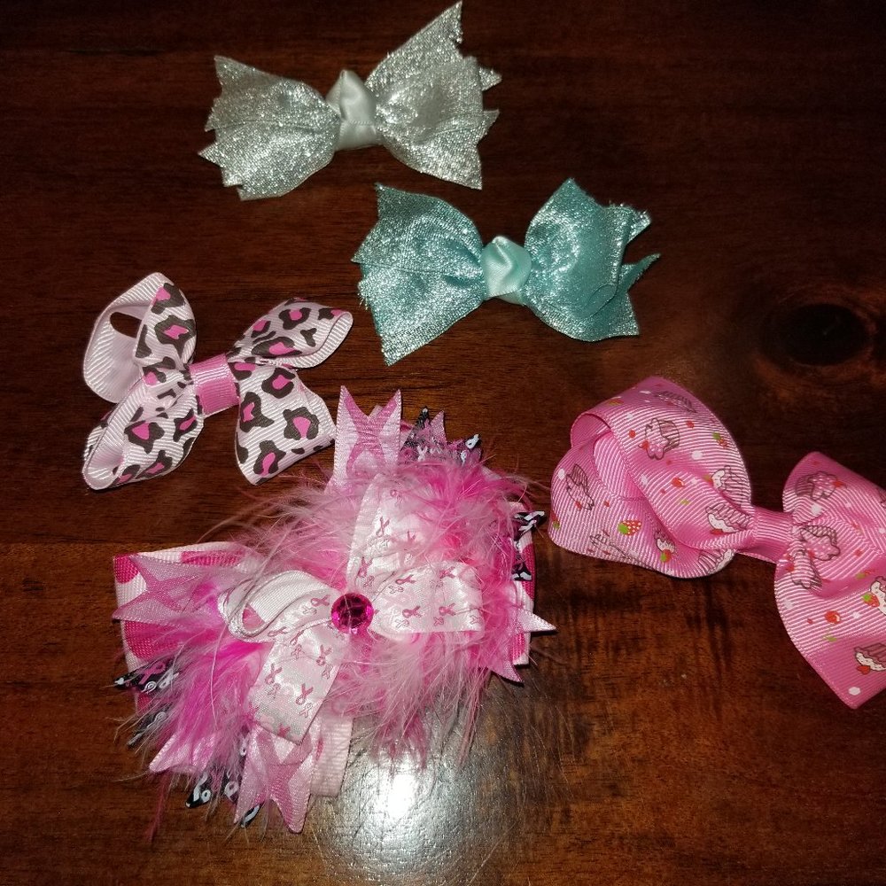 set of 5 clip on bows